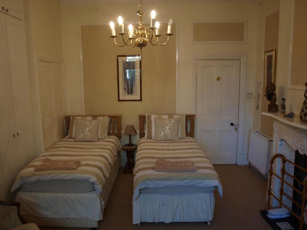 Heatherbank B&B サンドハースト エクステリア 写真